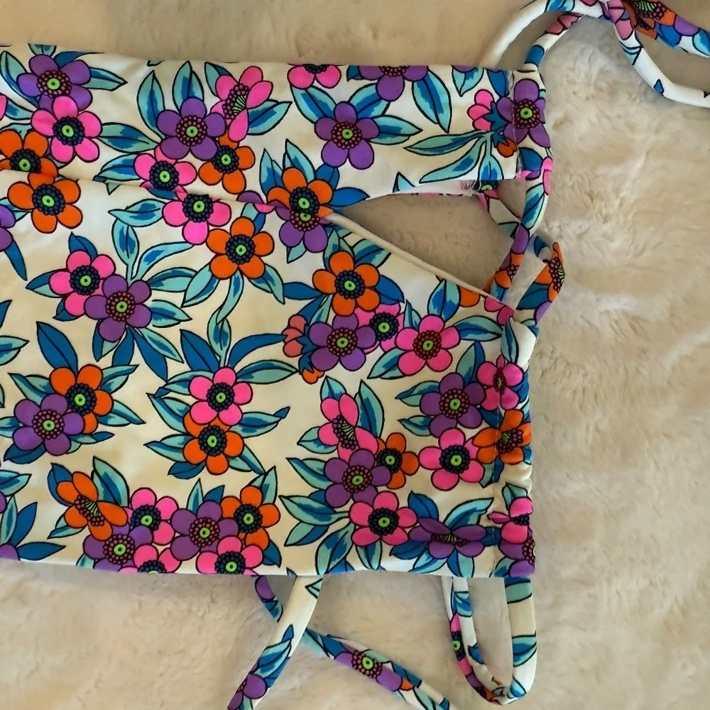 New! Set Frankies Bikinis Flower Farm Floral Bikini Set 31483